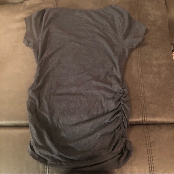 MEDIUM Old Navy Maternity T-Shirt - Picture 2 of 4